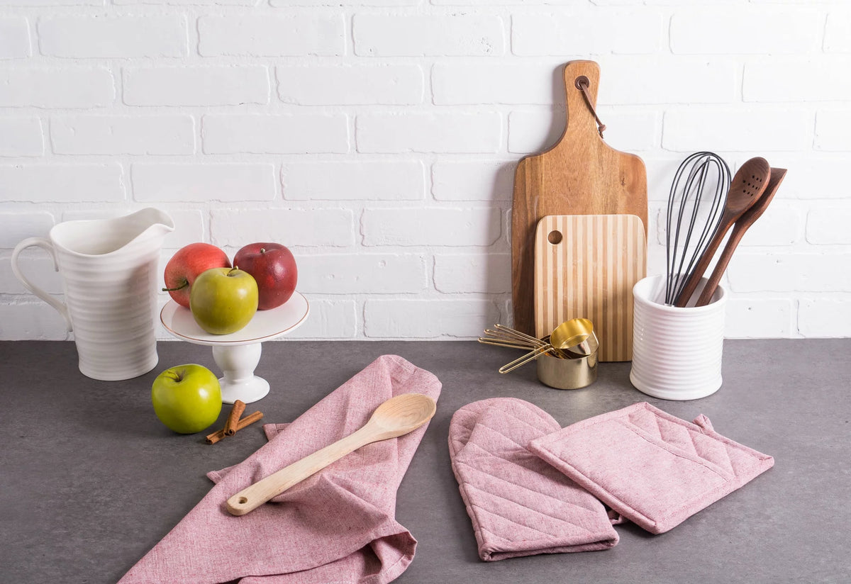 Set of 2 Rose Chambray Potholders C886
