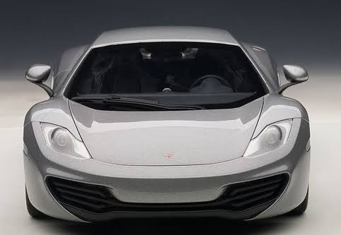 Silver 1:18 Diecast Model Car D4167