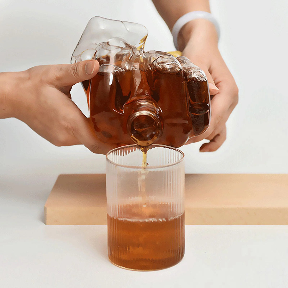 Whisky Decanter Wine Glass Dispenser X345120
