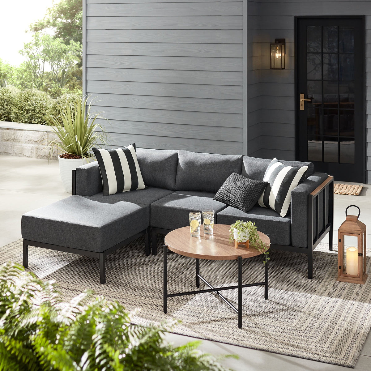 4 Piece Thick Cushion Sectional Set Z744449