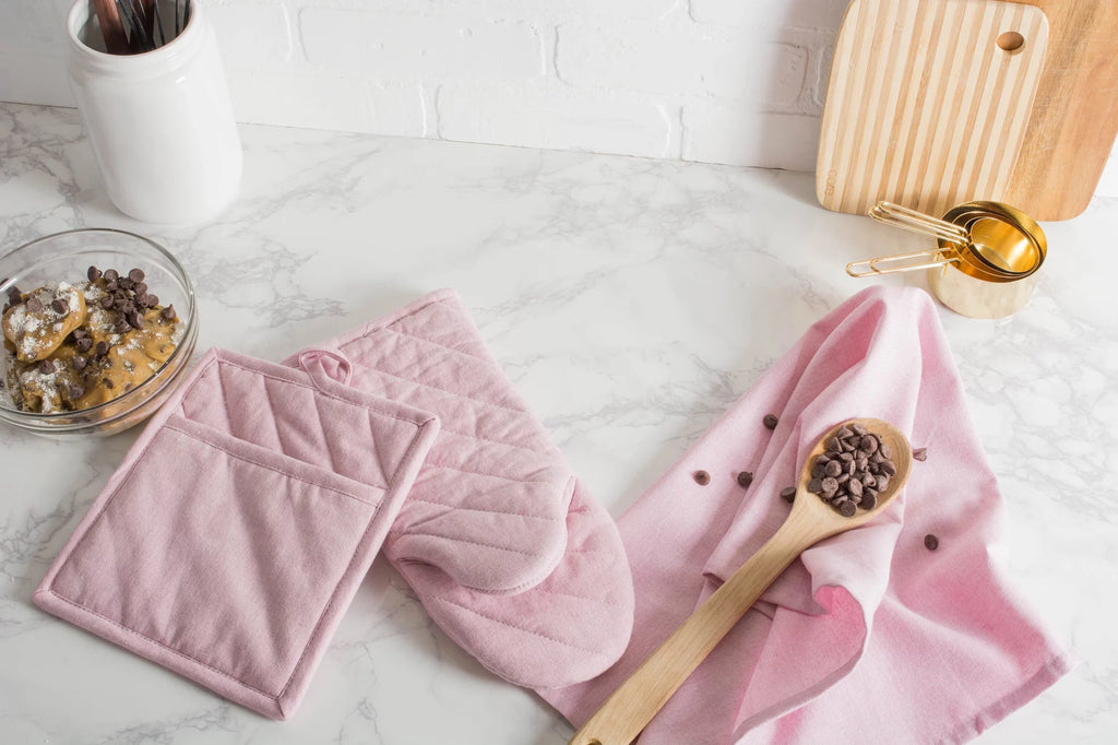 Set of 2 Rose Chambray Potholders C886