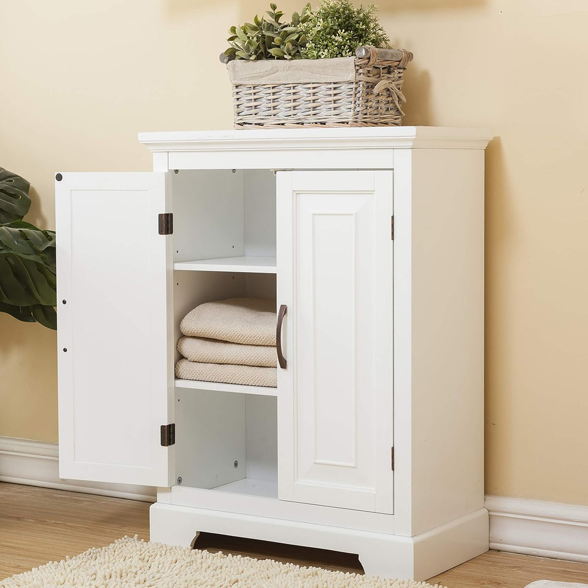 White 2 Door Freestanding Storage Cabinet U762
