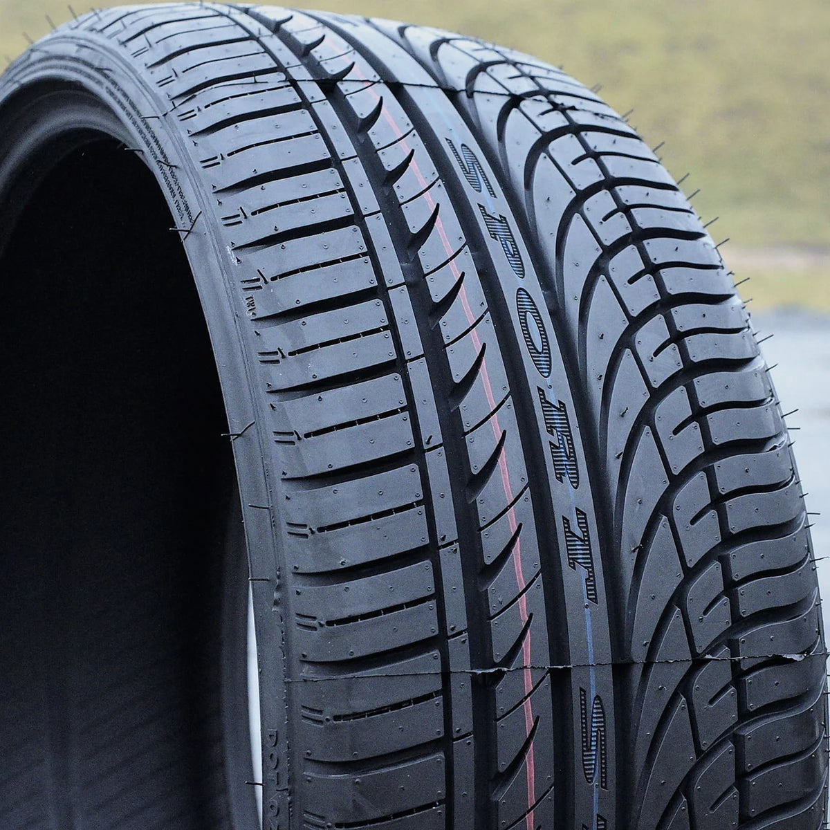 245/40ZR18 97W XL All Season Performance Tire C42173