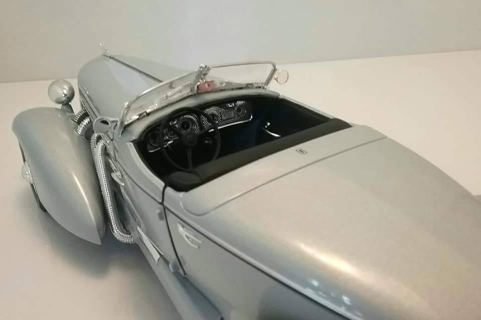 Haze Gray 1/18 Diecast Model Car C270
