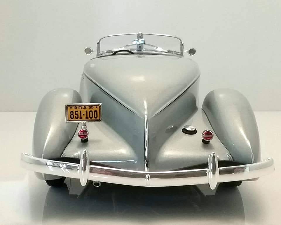 Haze Gray 1/18 Diecast Model Car C270