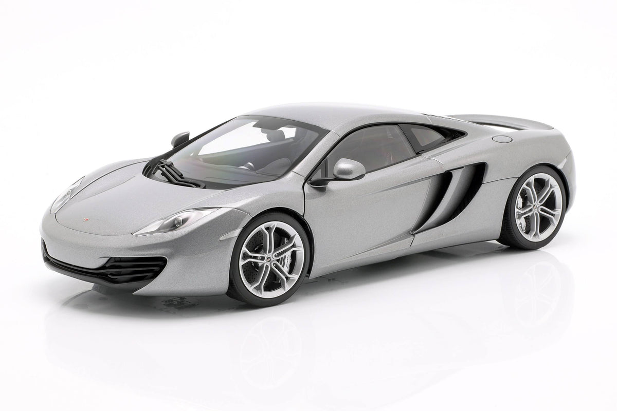 Silver 1:18 Diecast Model Car D4167