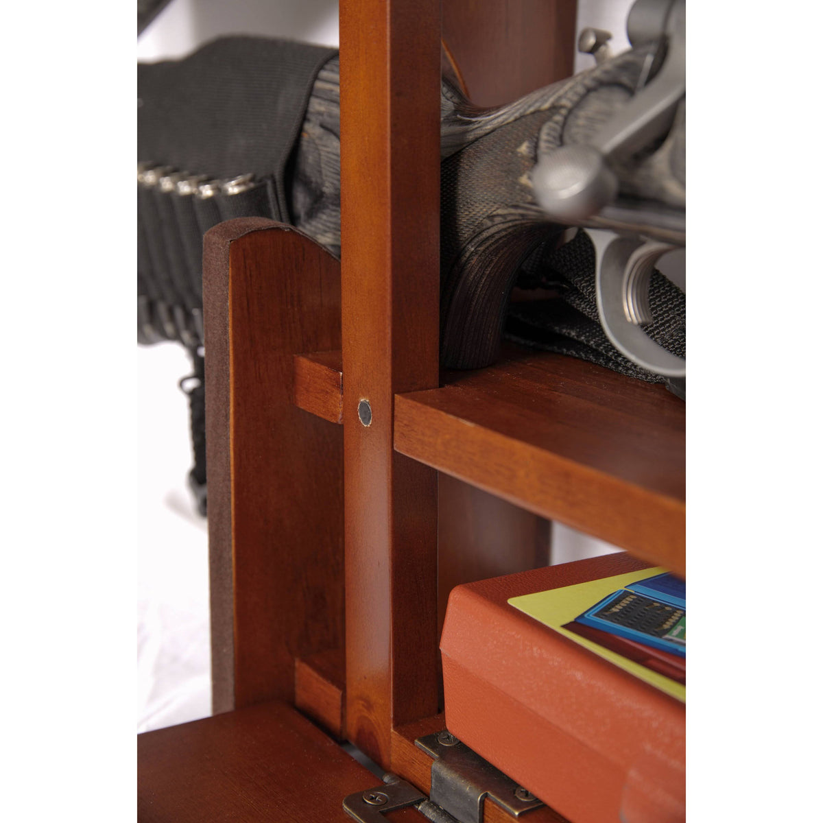 4 Gun Wall Rack A483078
