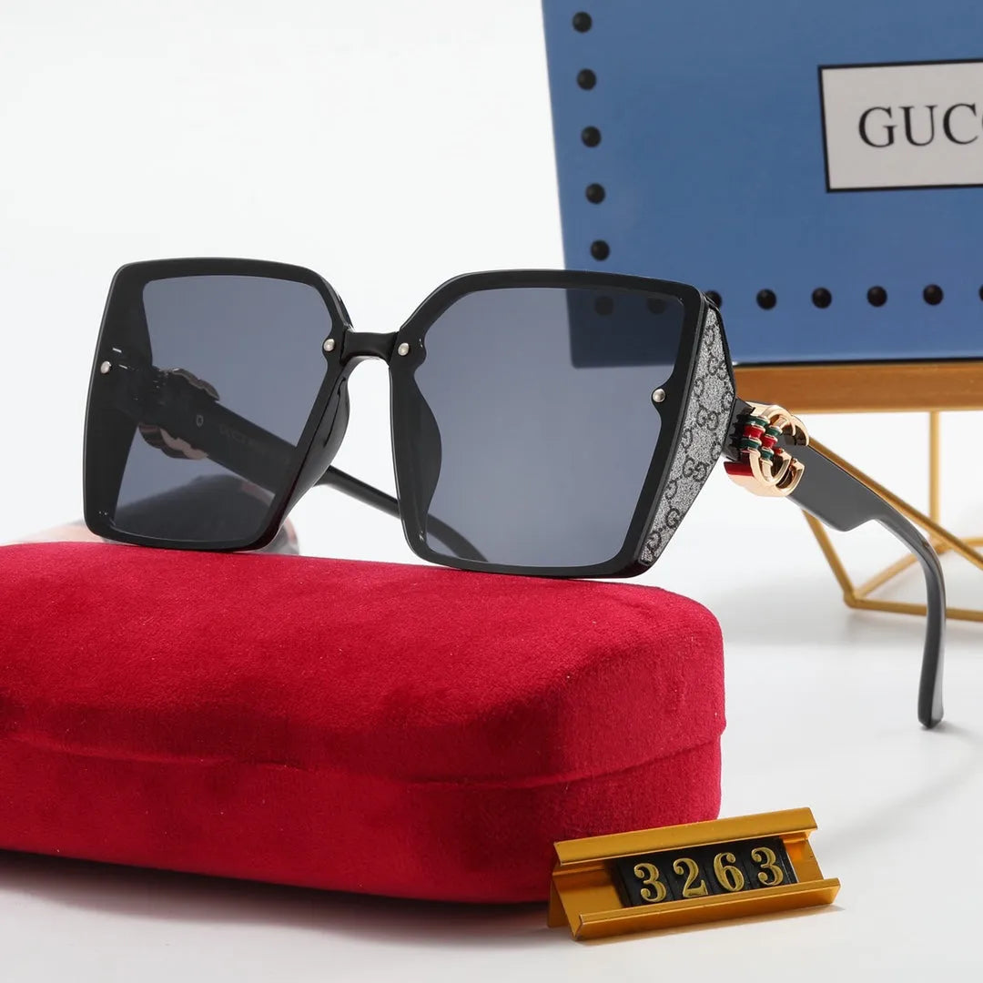 Green and Red Polarized Sunglasses D5036