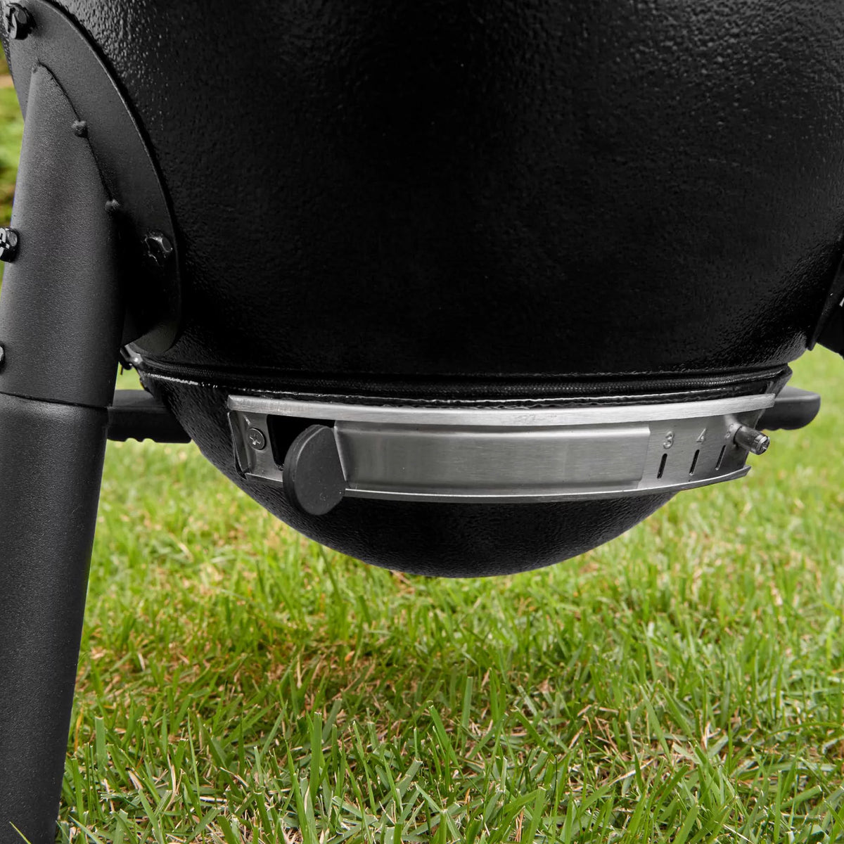 Black Charcoal Kamado Grill S664