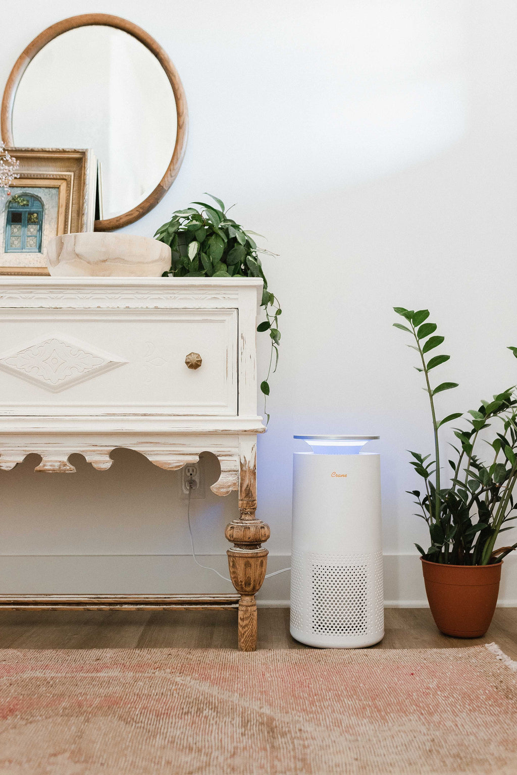 White True HEPA Tower Air Purifier with UV Light G739