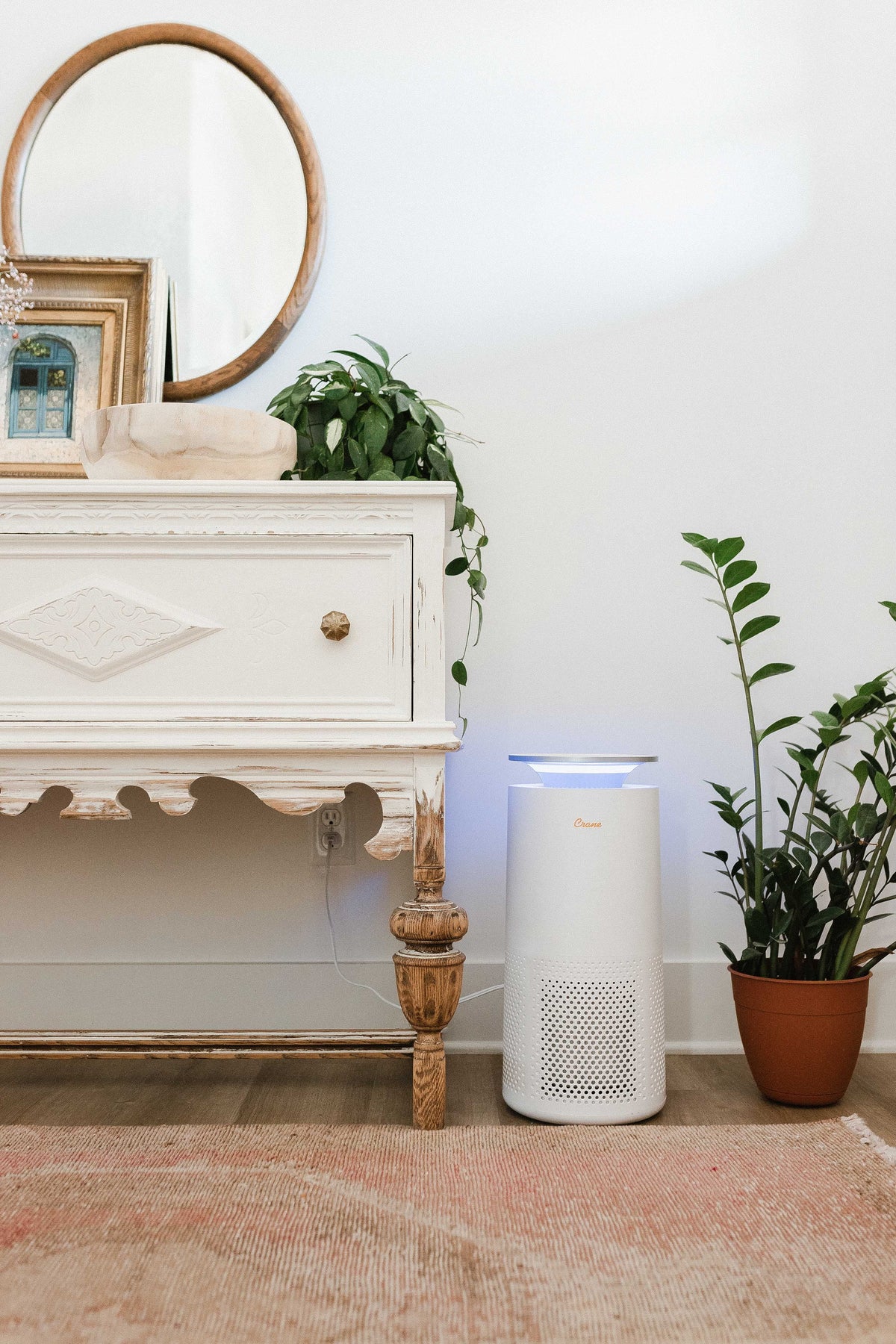 White True HEPA Tower Air Purifier with UV Light G739