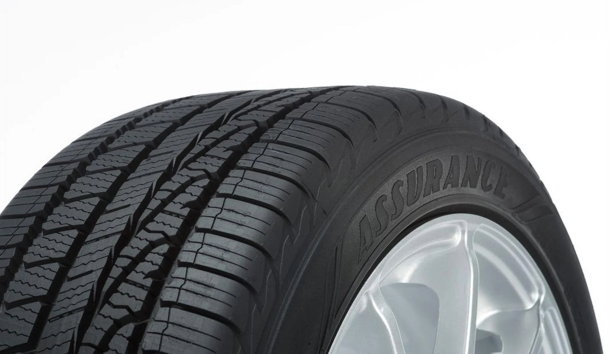 215/55R17 94V All-Season Tire V12231