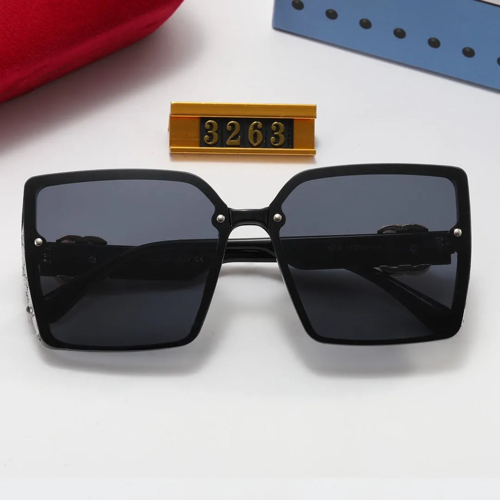 Green and Red Polarized Sunglasses D5036